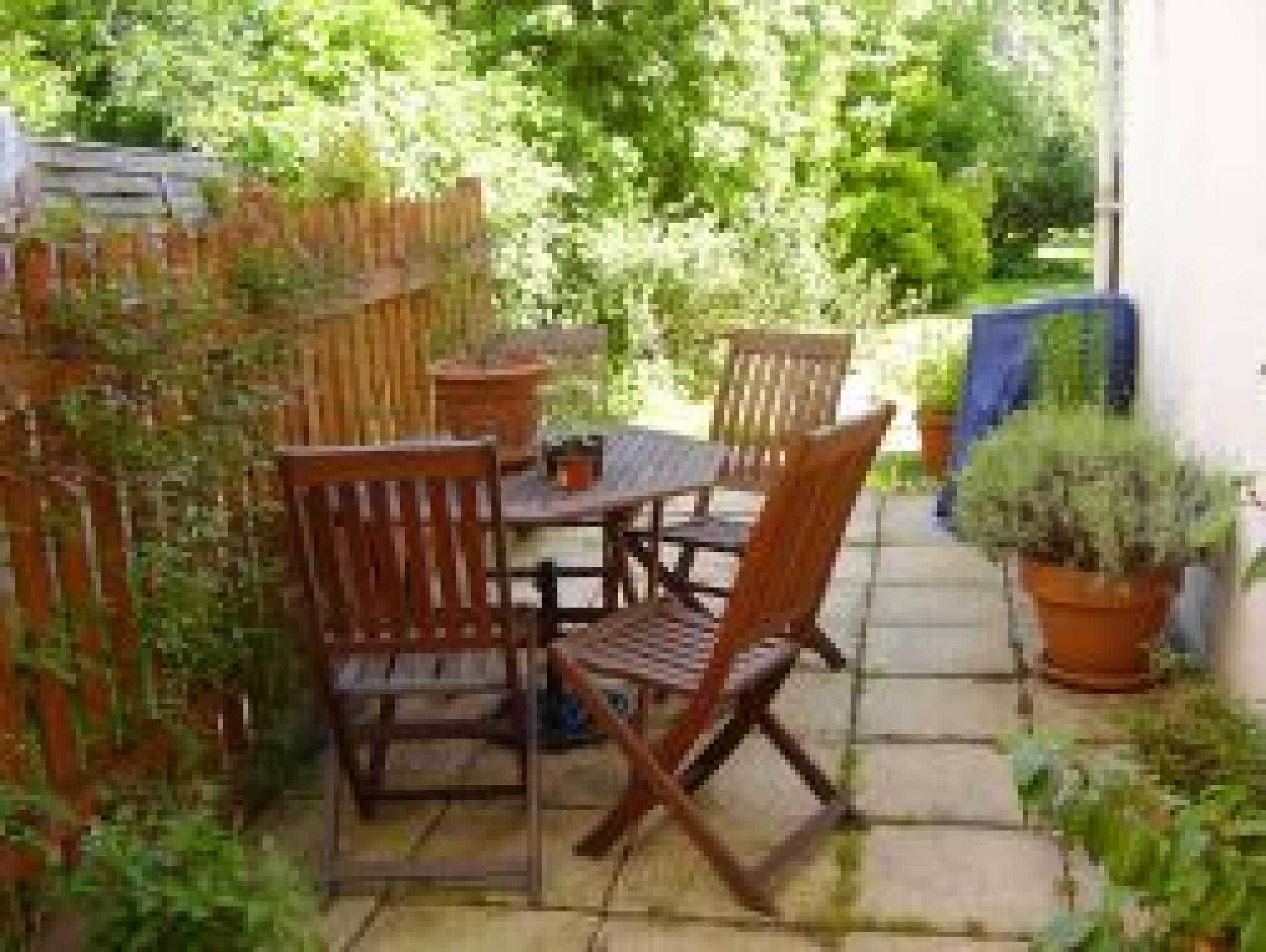 			NEW ON!, 2 Bedroom, 1 bath, 1 reception Flat			 Walm Lane, KILBURN NW2 NW2